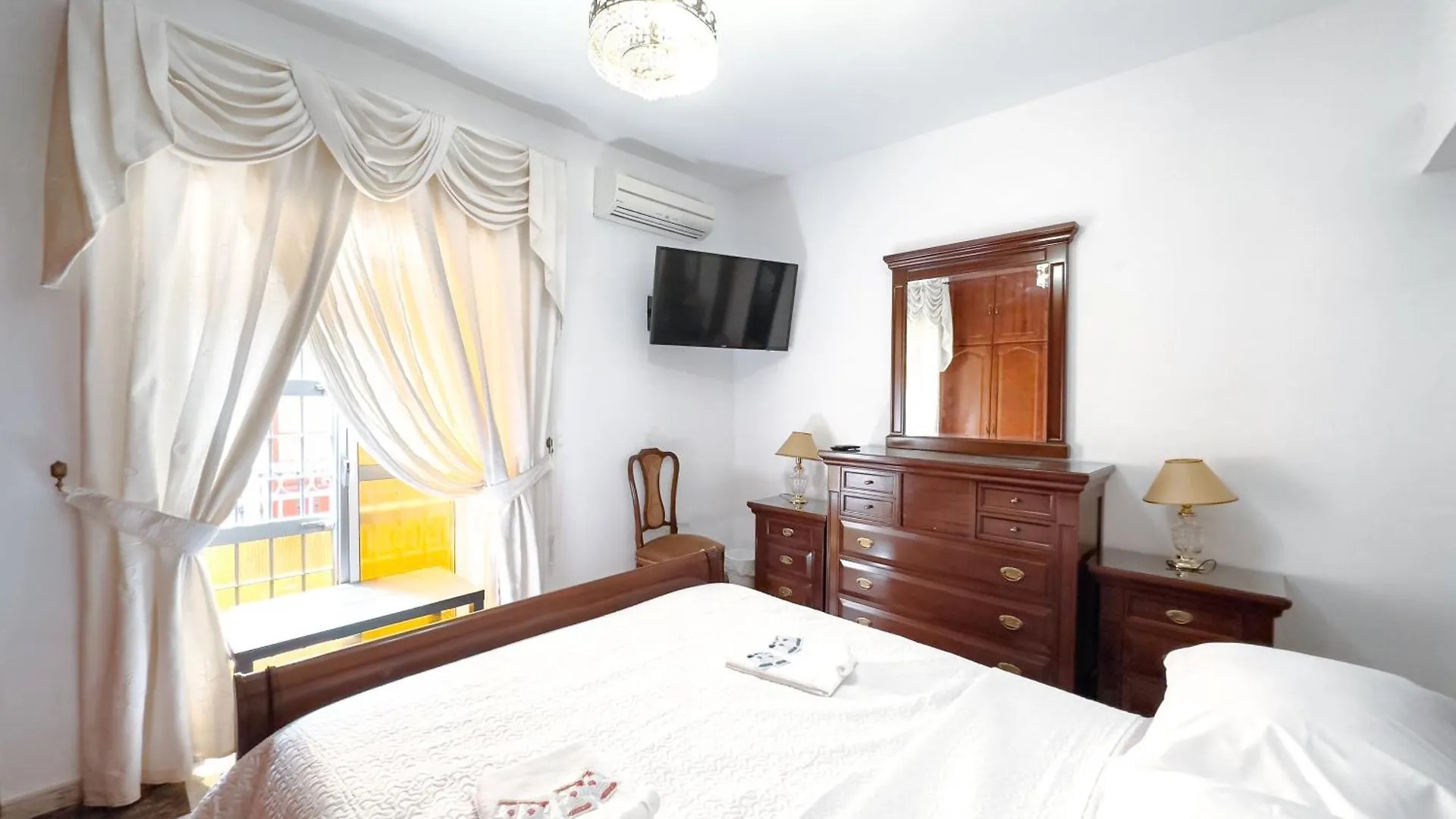 Penzion Hostal Habitaciones & Suites Don Pepin Màlaga
