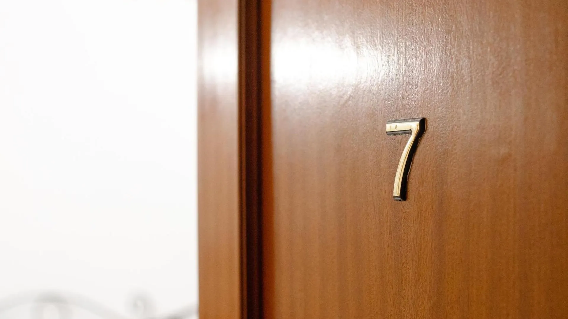 ゲストハウス Hostal Habitaciones & Suites Don Pepin マラガ スペイン