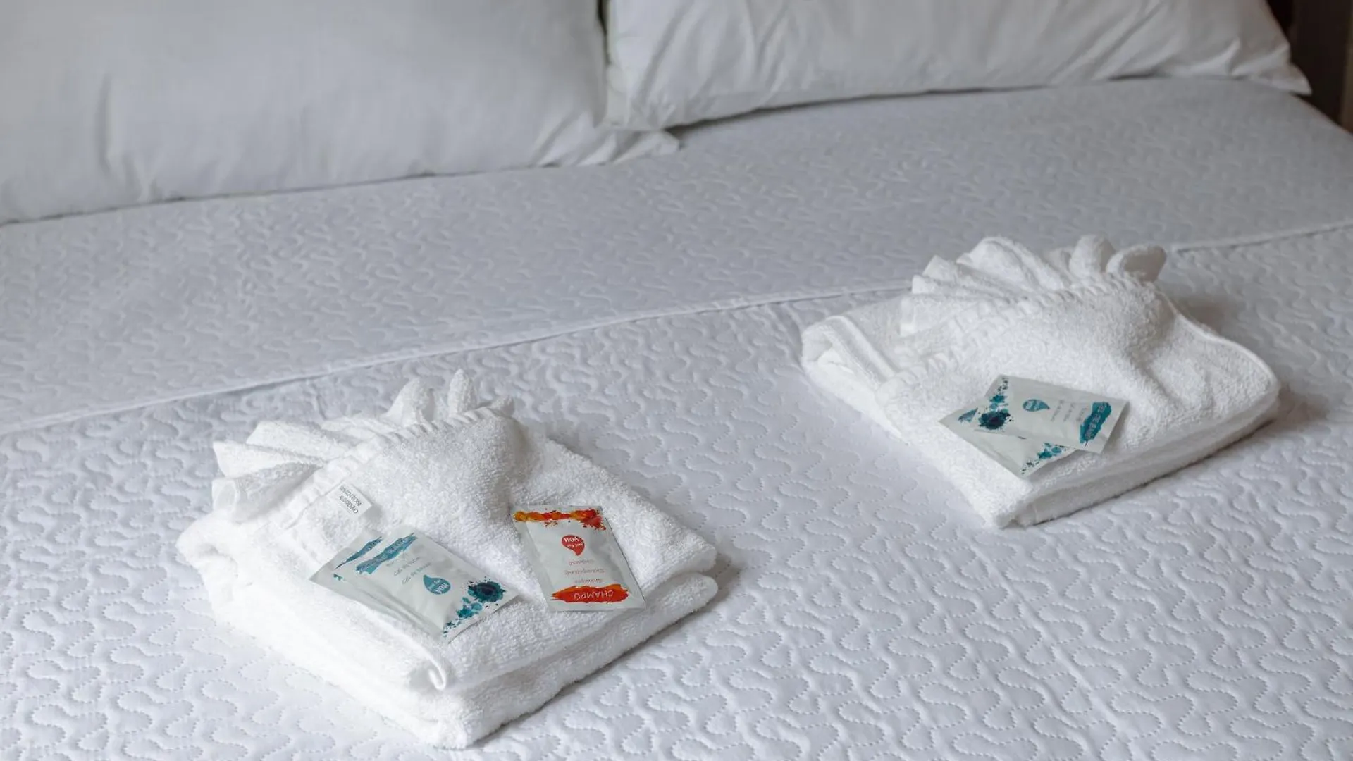 ゲストハウス Hostal Habitaciones & Suites Don Pepin マラガ スペイン