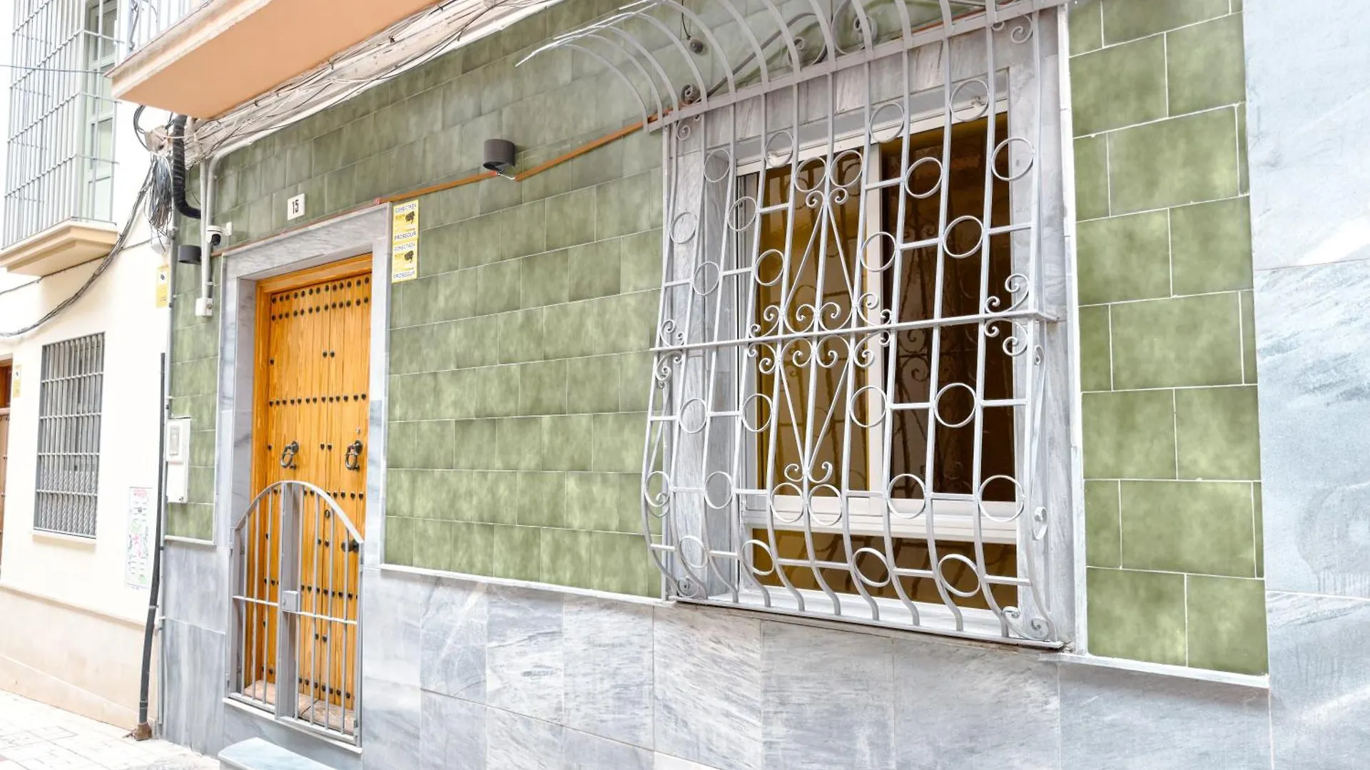 Hostal Habitaciones & Suites Don Pepin マラガ 0*,